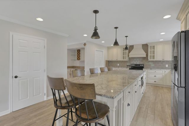 1877 Hardin Lane, Powell, OH 43065