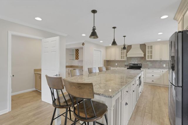 1877 Hardin Lane, Powell, OH 43065
