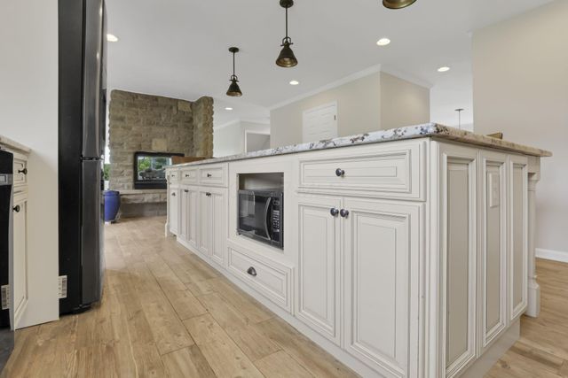 1877 Hardin Lane, Powell, OH 43065