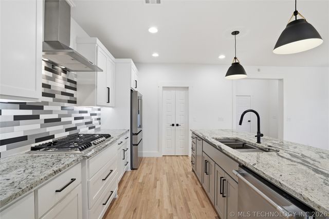 2078 E 130th Street S, Jenks, OK 74008