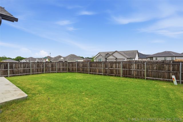 2078 E 130th Street S, Jenks, OK 74008
