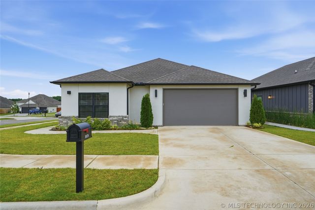 2078 E 130th Street S, Jenks, OK 74008
