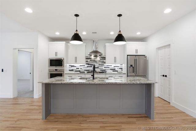2078 E 130th Street S, Jenks, OK 74008