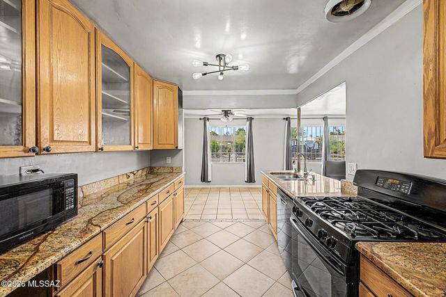 725 E McMillan Drive, Tucson, AZ 85719