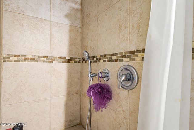725 E McMillan Drive, Tucson, AZ 85719