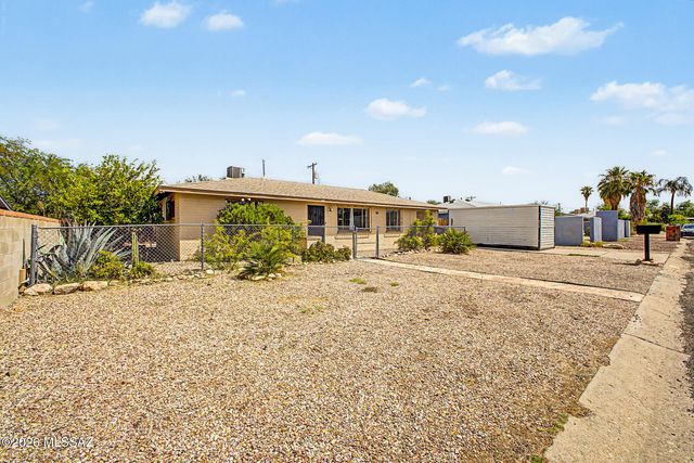 725 E McMillan Drive, Tucson, AZ 85719