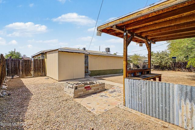 725 E McMillan Drive, Tucson, AZ 85719