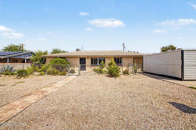 725 E McMillan Drive, Tucson, AZ 85719