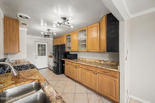 725 E McMillan Drive, Tucson, AZ 85719