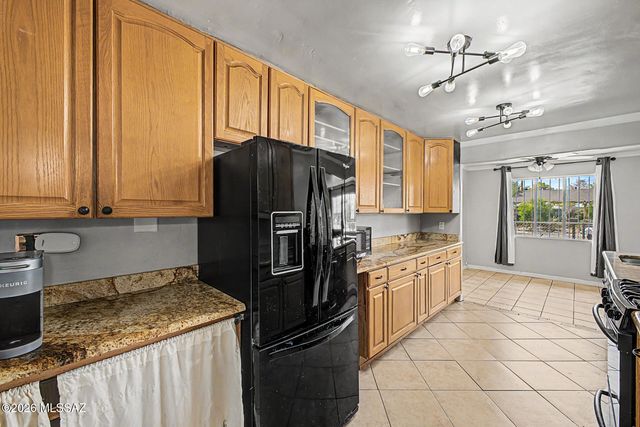 725 E McMillan Drive, Tucson, AZ 85719