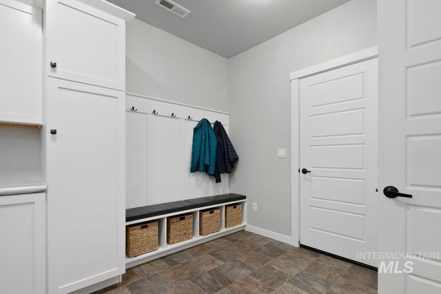 2976 NW 13th St, Meridian, ID 83646