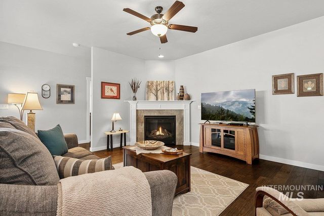 2976 NW 13th St, Meridian, ID 83646