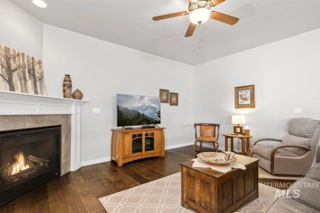 2976 NW 13th St, Meridian, ID 83646