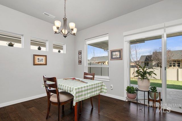 2976 NW 13th St, Meridian, ID 83646