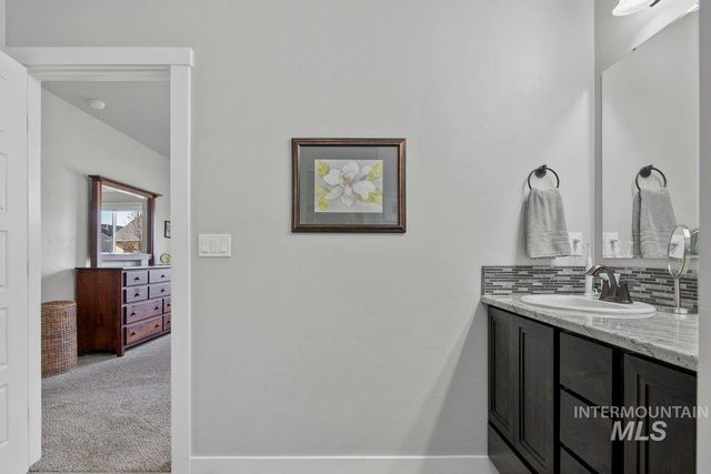 2976 NW 13th St, Meridian, ID 83646