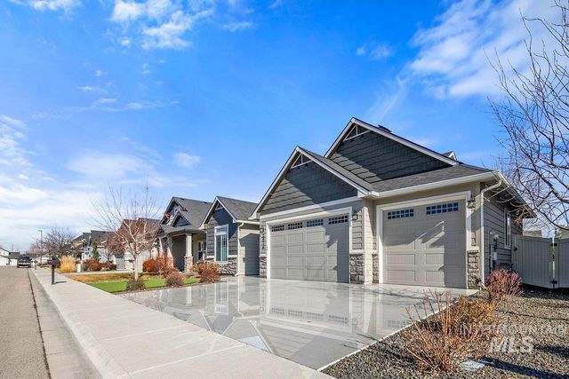 2976 NW 13th St, Meridian, ID 83646