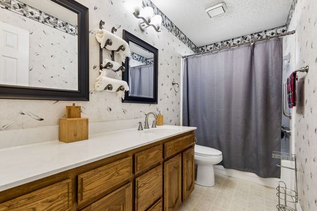 903 Wyndham Place, Arlington, TX 76017