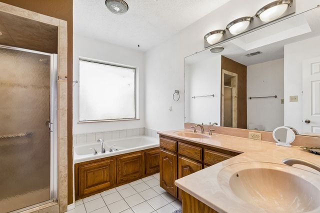 903 Wyndham Place, Arlington, TX 76017