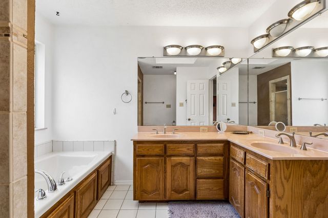 903 Wyndham Place, Arlington, TX 76017