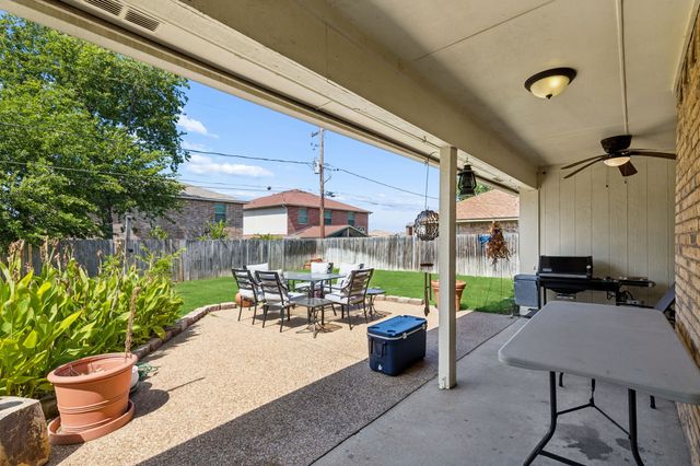 903 Wyndham Place, Arlington, TX 76017