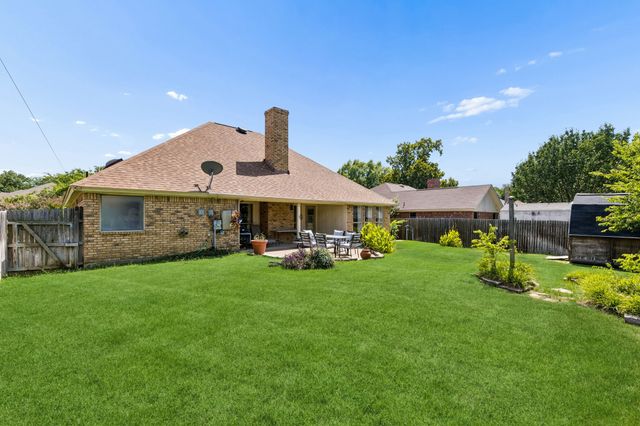 903 Wyndham Place, Arlington, TX 76017