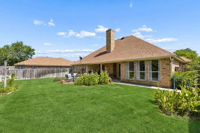903 Wyndham Place, Arlington, TX 76017