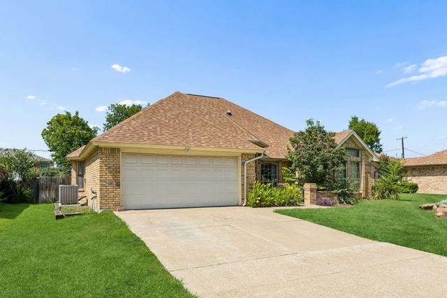 903 Wyndham Place, Arlington, TX 76017