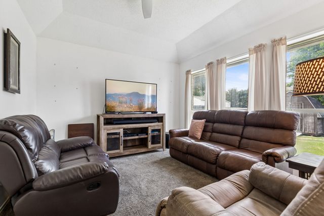 903 Wyndham Place, Arlington, TX 76017