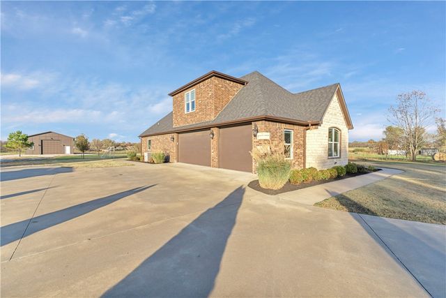 1678 Arbor Acres Avenue, Tontitown, AR 72762