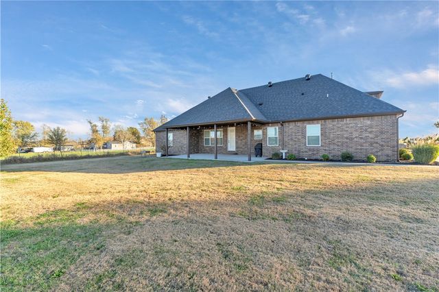 1678 Arbor Acres Avenue, Tontitown, AR 72762