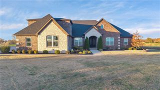 1678 Arbor Acres Avenue, Tontitown, AR 72762