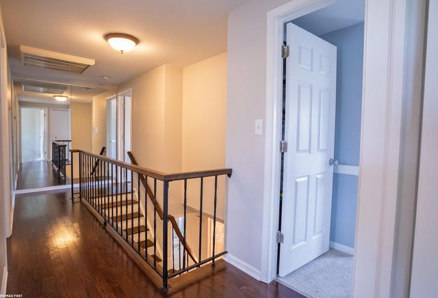 1083 Shallowdale Drive, Troy, MI 48085
