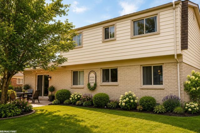 1083 Shallowdale Drive, Troy, MI 48085