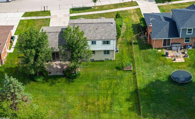1083 Shallowdale Drive, Troy, MI 48085