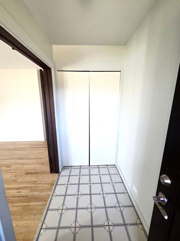 828 Lavergne Avenue, Wilmette, IL 60091