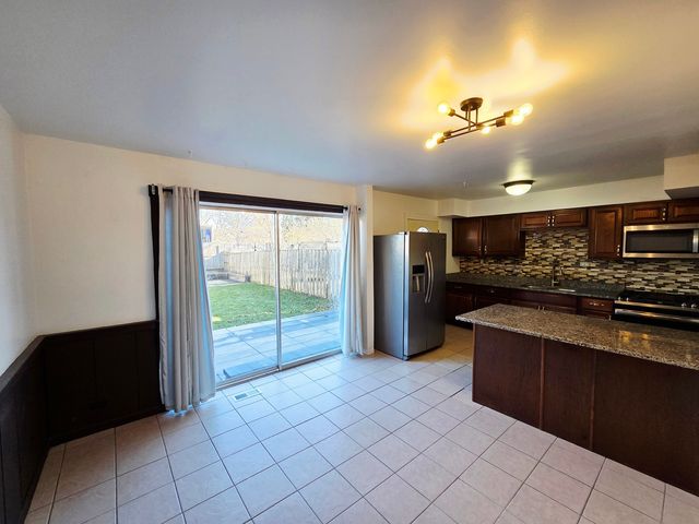 828 Lavergne Avenue, Wilmette, IL 60091