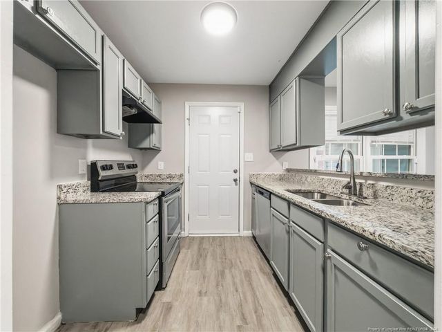 6870 Shawcross Lane, Fayetteville, NC 28314