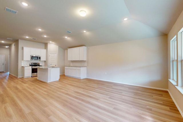 9207 Furman DR, Austin, TX 78747