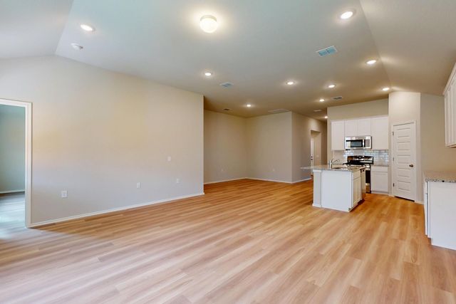 9207 Furman DR, Austin, TX 78747