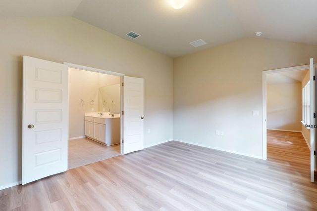 9207 Furman DR, Austin, TX 78747