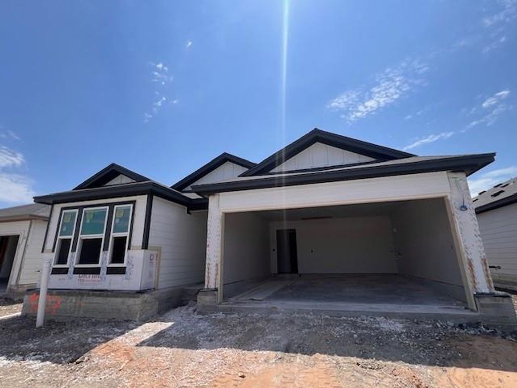 9207 Furman DR, Austin, TX 78747