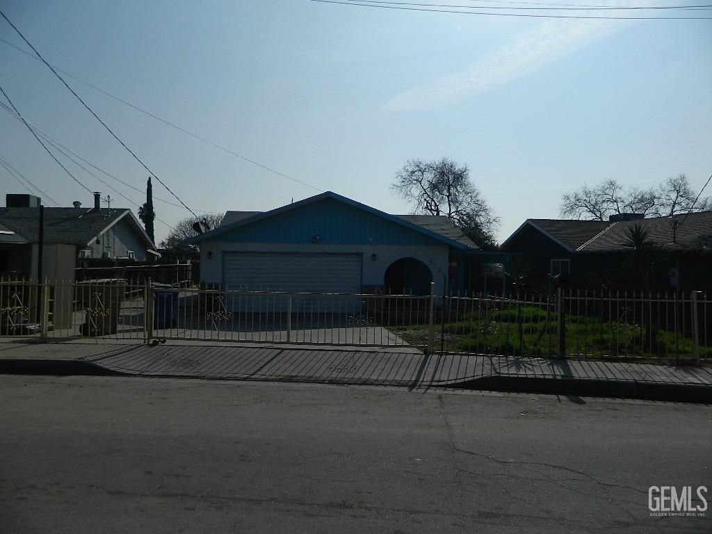 4123 Lexington Avenue, Bakersfield, CA 93306