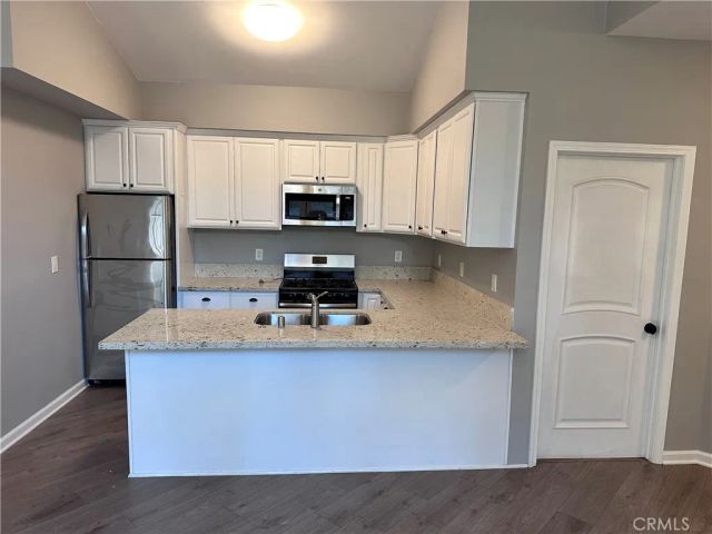 5371 Topeka Drive, Tarzana, CA 91356