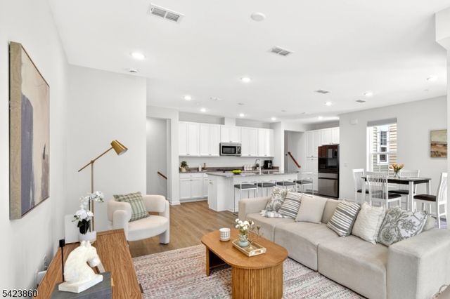 225 Myrtle Rd, Warren Twp., NJ 07059