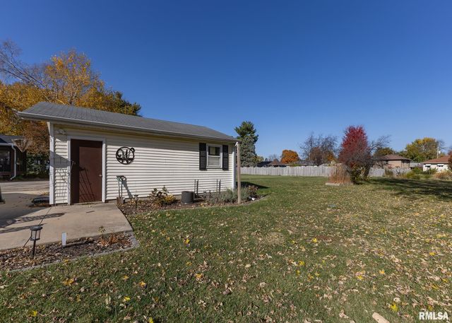 611 E MAIN Street, Geneseo, IL 61254