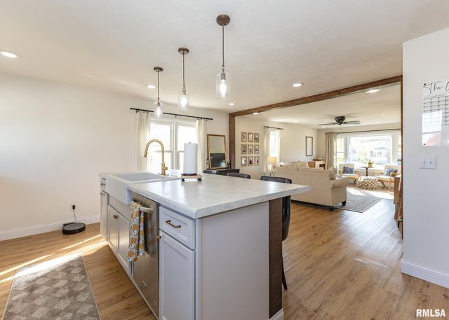 611 E MAIN Street, Geneseo, IL 61254