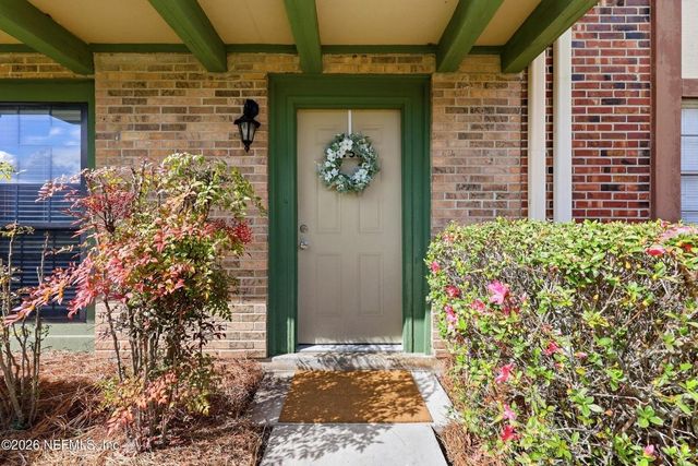8153 SUTTON PLACE N, Jacksonville, FL 32217