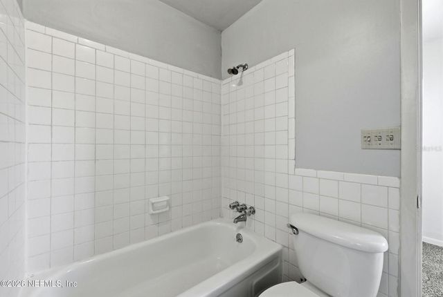 8153 SUTTON PLACE N, Jacksonville, FL 32217