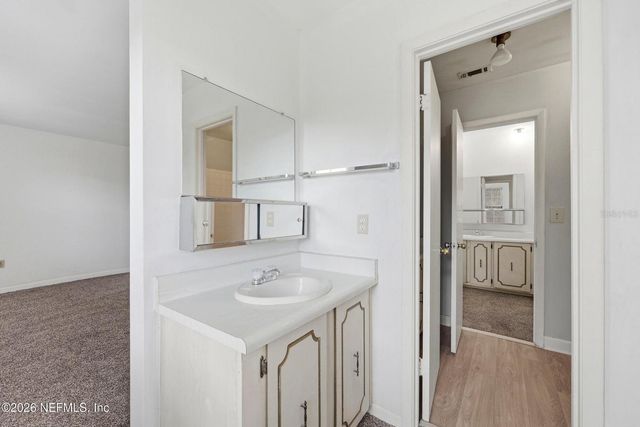 8153 SUTTON PLACE N, Jacksonville, FL 32217