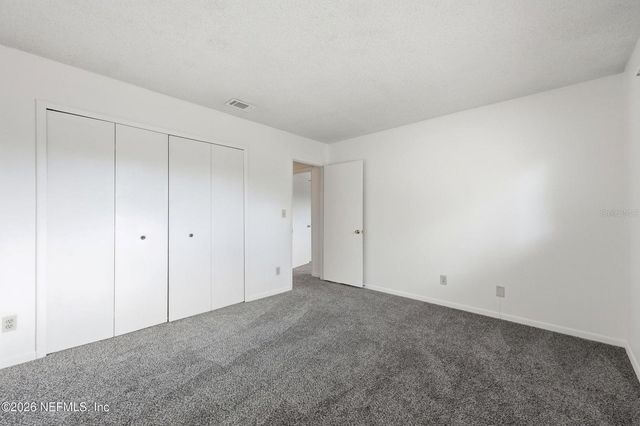 8153 SUTTON PLACE N, Jacksonville, FL 32217